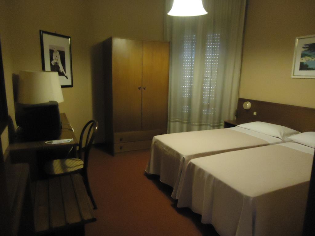 Hotel De La Ville Central Λατίνα Εξωτερικό φωτογραφία