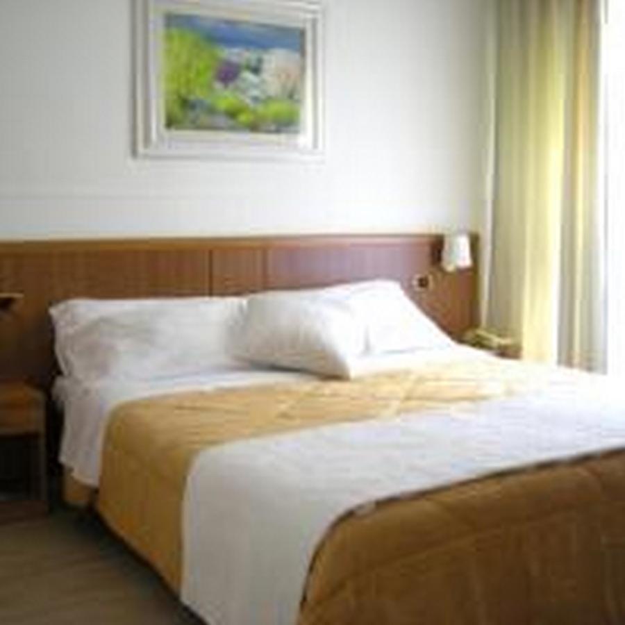 Hotel De La Ville Central Λατίνα Εξωτερικό φωτογραφία