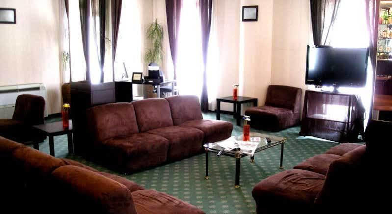 Hotel De La Ville Central Λατίνα Εξωτερικό φωτογραφία